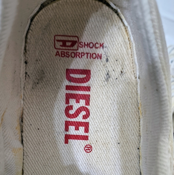 Diesel Pet Low-top Canvas Sneakers - Picture 10 of 11